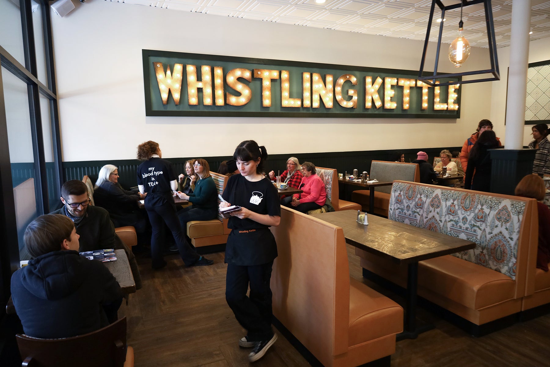 The Whistling Kettle - Schenectady - Interior